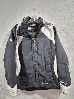 Vintage Marmot Black and White Women's Gore‑Tex Ski Jacket
